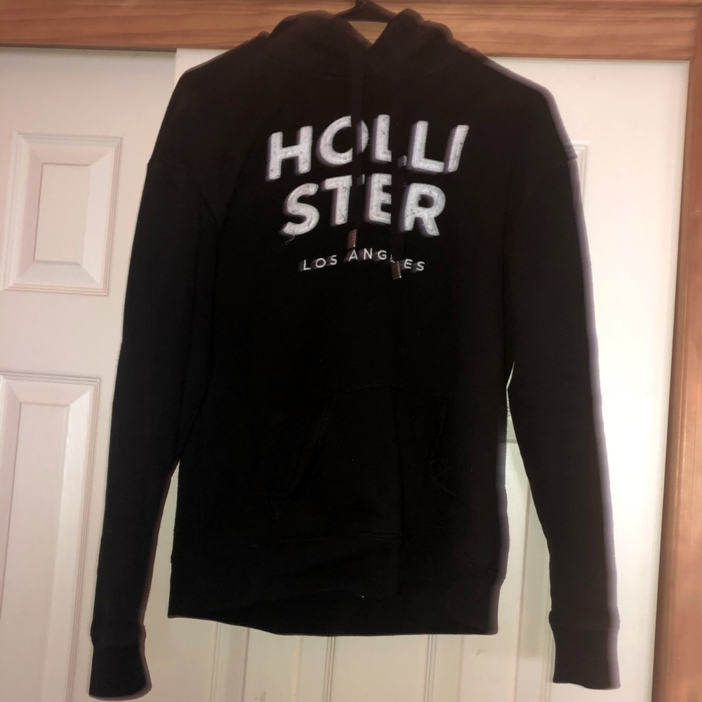 Black sweatshirt